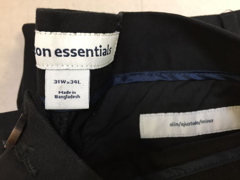 Photo 1 of Amazon Essentials Men's Classic-Fit Wrinkle-Resistant Flat-Front Chino Pant
SIZE 31X34