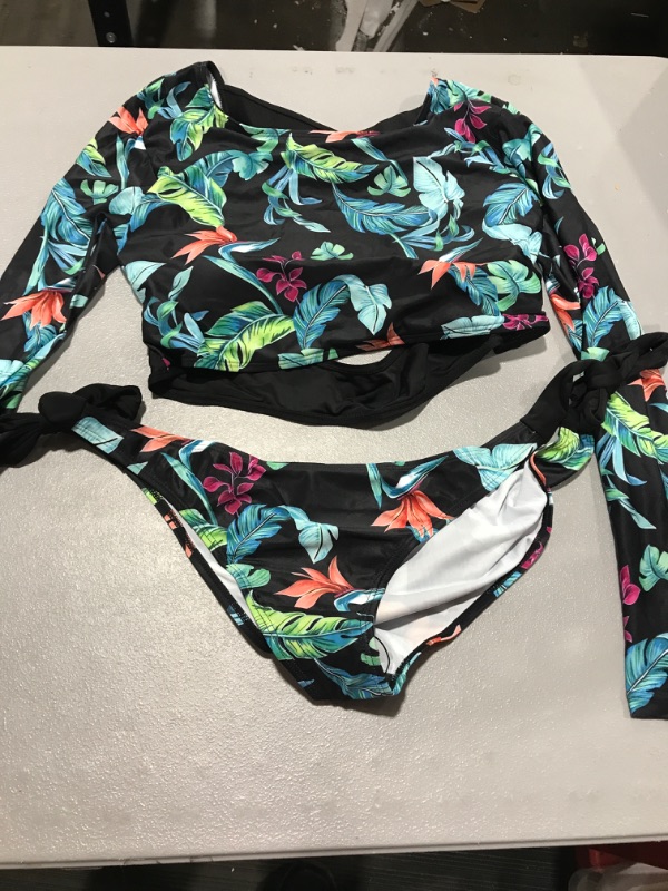 Photo 1 of black tropical bathing suit, size XXL.