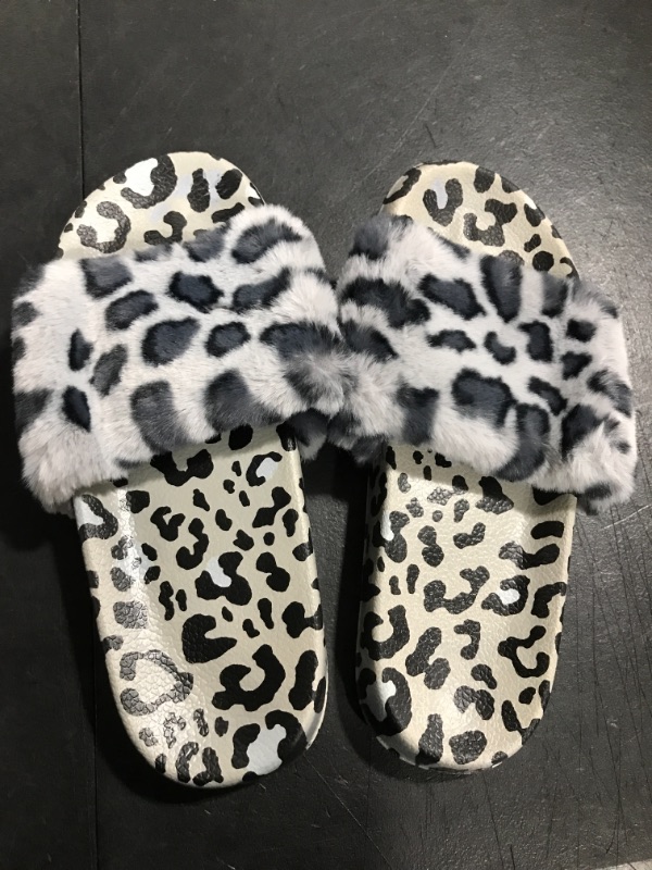 Photo 1 of ANIMAL PRINT FUR SLIDES WOMEN SIZE 9 