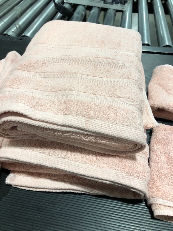 Photo 3 of 2022 Cute Plush Towels Sets for Bathroom Luxury Soft Spa Hotel Towels Set 6 Piece High Absorbency Pink Blush Pink