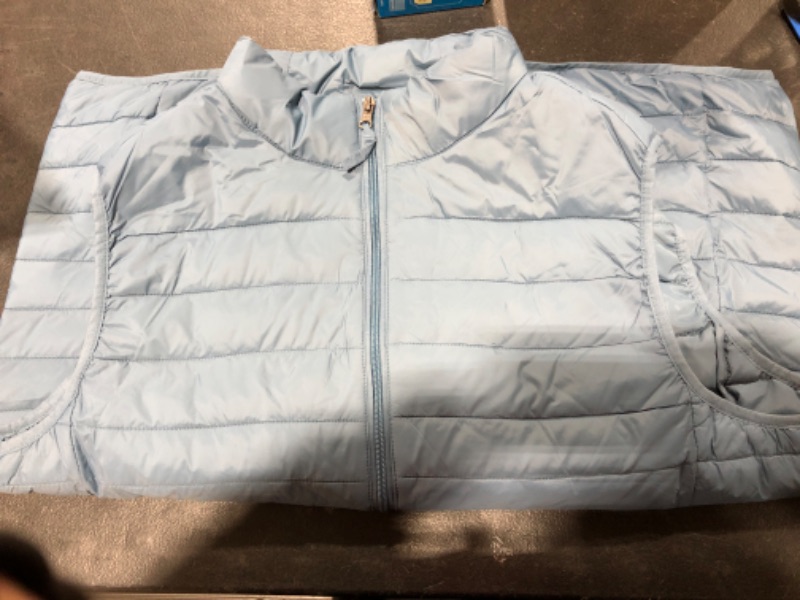 Photo 2 of Amazon Essentials Women's Lightweight Water-Resistant Packable Puffer Vest Blue Size XL light Blue