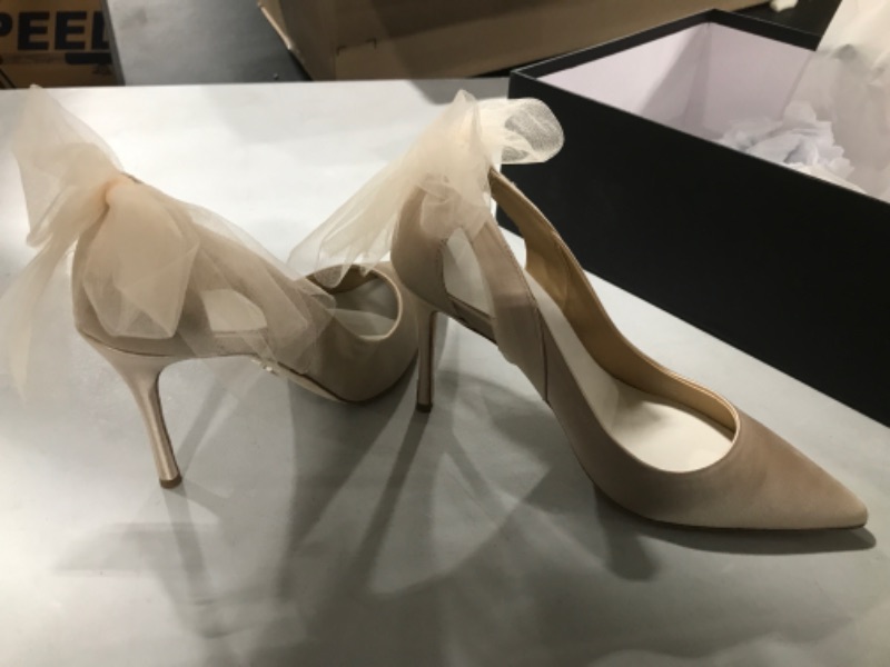 Photo 3 of Badgley Mischka Women's Kinsley Pump SIZE 6