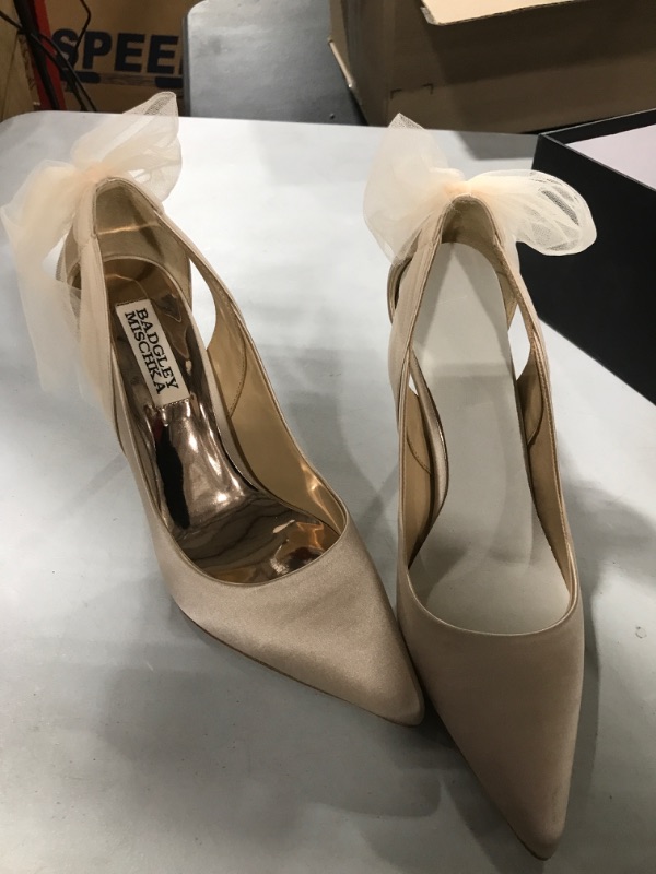 Photo 2 of Badgley Mischka Women's Kinsley Pump SIZE 6