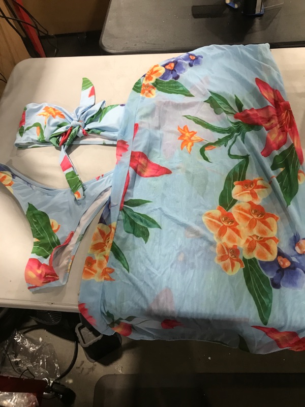 Photo 1 of 3 PIECE SWIMWEAR L 
