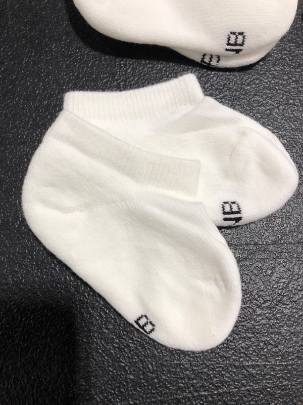 Photo 2 of 6 PACK ANKLE SOCKS FOR INFANT. WHITE. ONE SIZE. MISSING PACKAGE. 