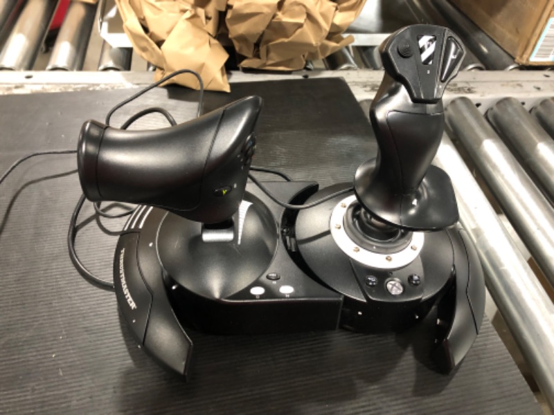 Photo 4 of THRUSTMASTER T-Flight Hotas X Flight Stick xbox
