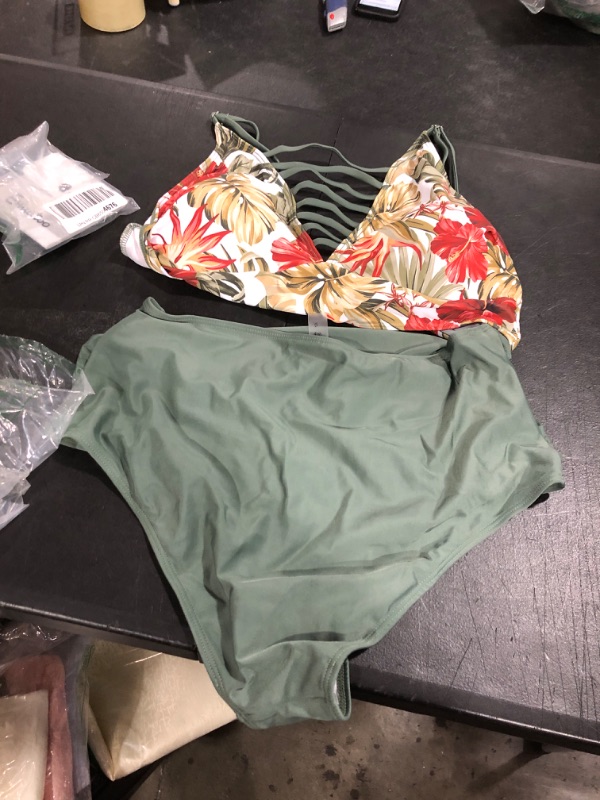 Photo 1 of 1xl womens bathing suit 