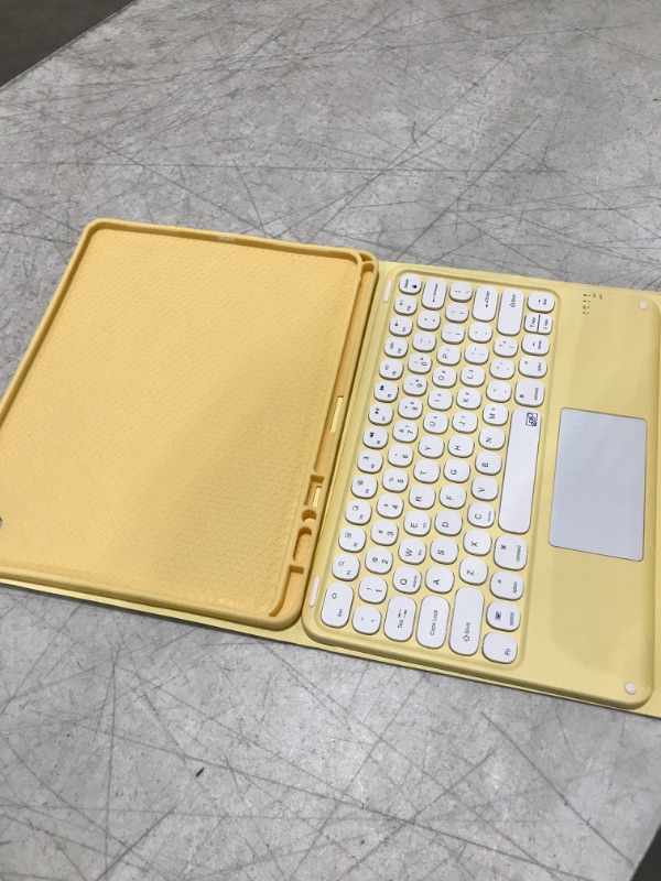 Photo 2 of Keyboard case for iPad Pro 12.9" (2020) Yellow