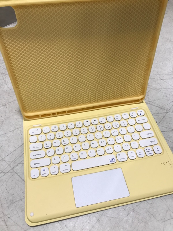 Photo 4 of Keyboard case for iPad Pro 12.9" (2020) Yellow