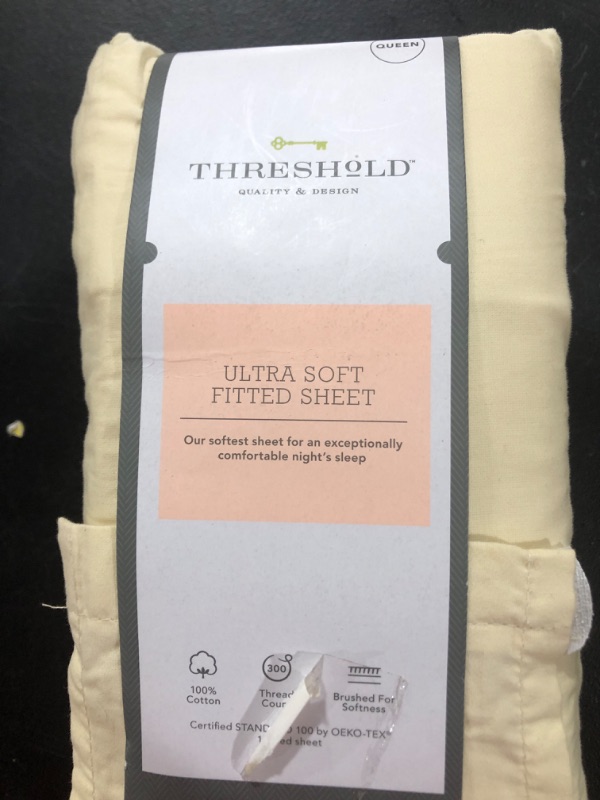 Photo 2 of 300 Thread Count Ultra Soft Fitted Sheet - Threshold SIZE - QUEEN 
