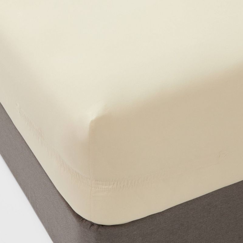 Photo 1 of 300 Thread Count Ultra Soft Fitted Sheet - Threshold SIZE - KING 