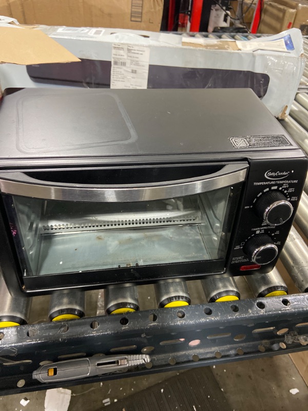 Photo 2 of Betty Crocker Compact Toaster Oven, Pizza Oven with Toast & Bake, 2 Slice Toaster with Top & Bottom Heaters, Kitchen Countertop Oven
