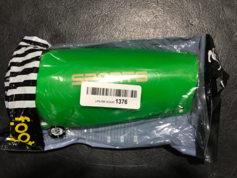 Photo 1 of AIMISICAR football shin guards sports
Color Green
Size Small 9-13 years old