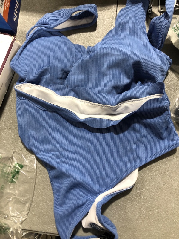 Photo 2 of ZAFUL Women's 2 Piece High Waisted Knotted Tankini Bathing Suits Tummy Control Swimsuit Set Blue-scalloped 
SIZE 4