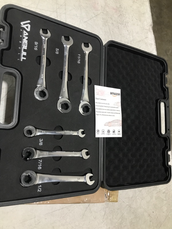 Photo 2 of Vanbull Annbull tool set 