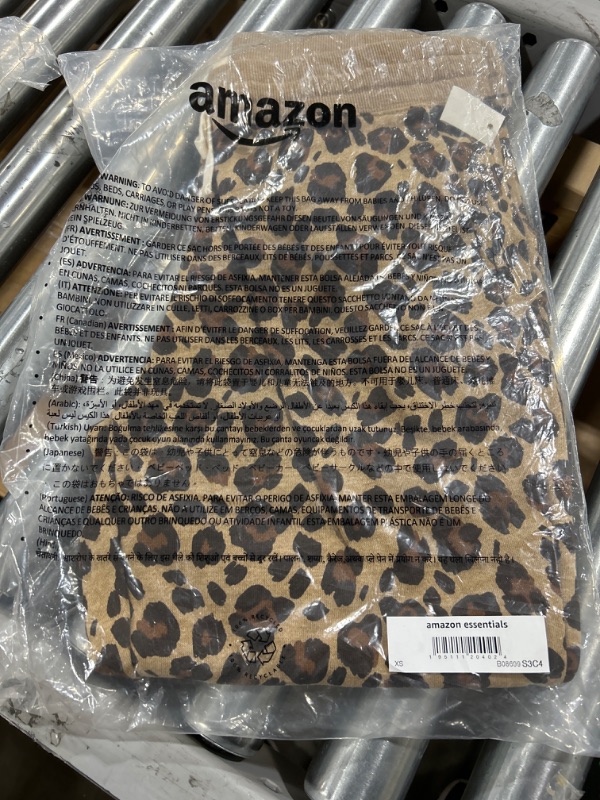 Photo 2 of Amazon Essentials Women's French Terry Fleece Jogger Sweatpant X-Small Leopard