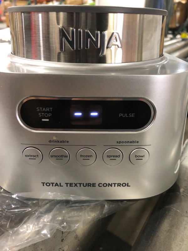 Photo 3 of Ninja TWISTi HIGH-SPEED Blender DUO - SS151