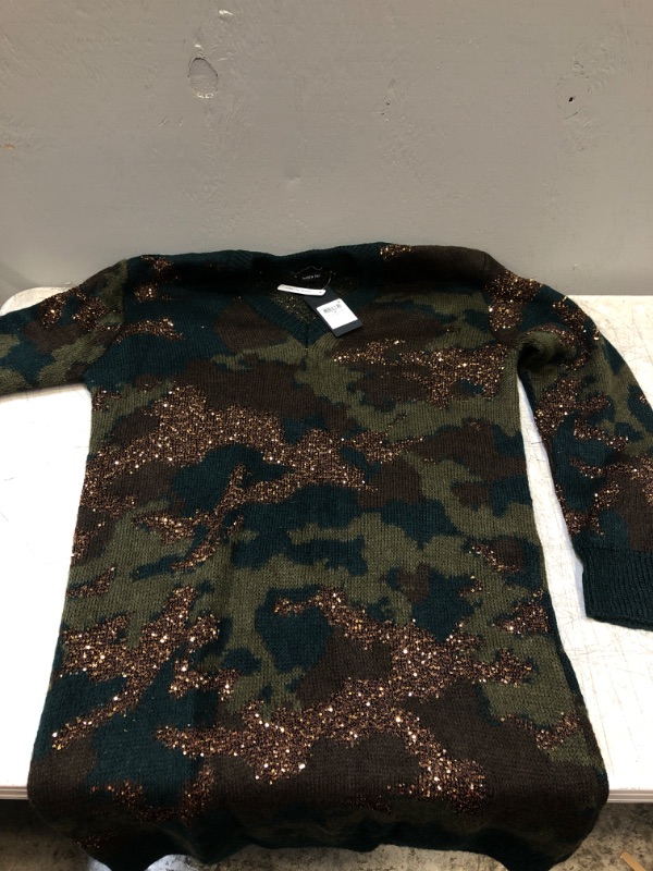 Photo 1 of guess camouflage sweatshirt. SIZE M 