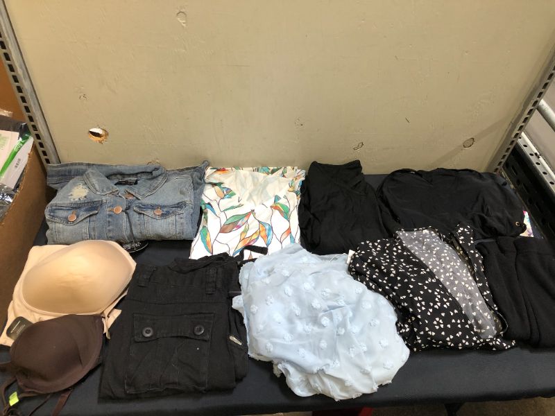 Photo 1 of FINAL SALE--- MISCELLANEOUS WOMEN'S CLOTHING SOLD AS IS (VARIOUS SIZES AND STYLES)