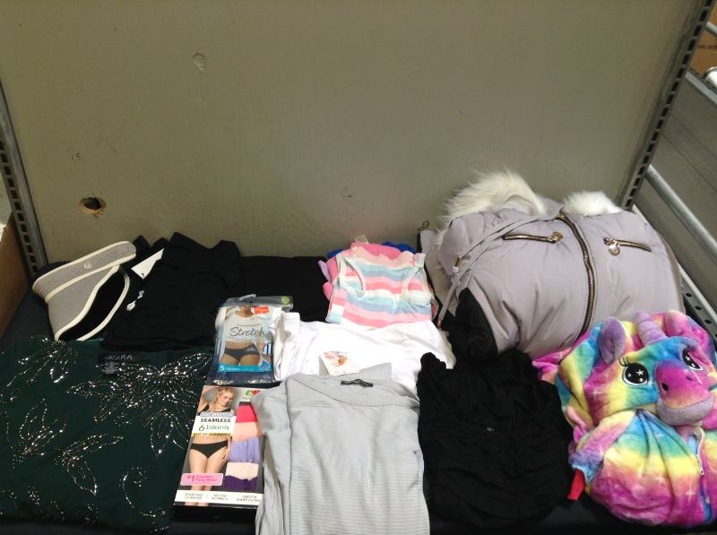 Photo 1 of FINAL SALE--- MISCELLANEOUS WOMEN'S CLOTHING/ ACCESSORIES SOLD AS IS (VARIOUS SIZES AND STYLES)