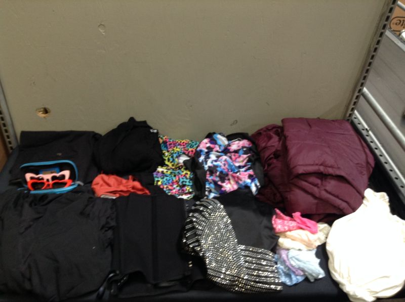 Photo 1 of FINAL SALE--- MISCELLANEOUS WOMEN'S CLOTHING/ ACCESSORIES SOLD AS IS (VARIOUS SIZES AND STYLES)