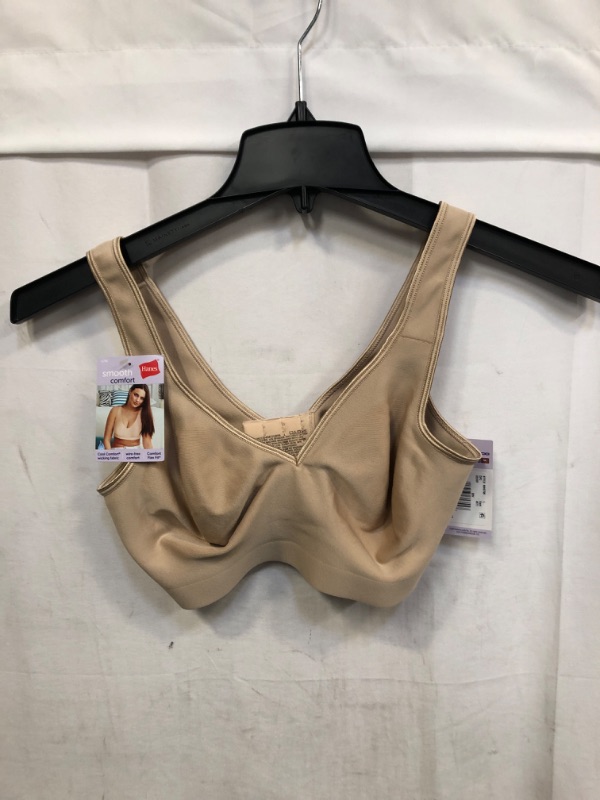 Photo 2 of Hanes Women's SmoothTec ComfortFlex Fit Wirefree Bra SIZE L (NUDE)