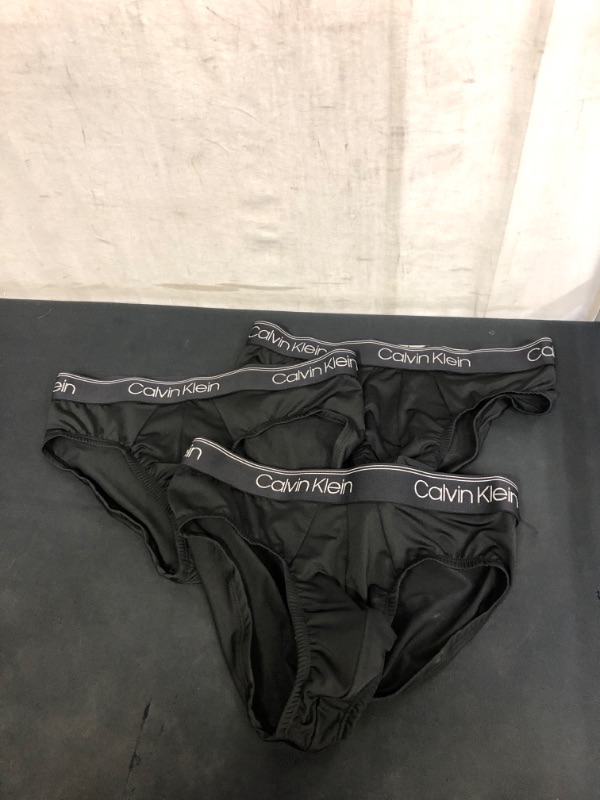 Photo 2 of Calvin Klein Men's Underwear Cotton Stretch 3-Pack Hip Brief
, SIZE S 