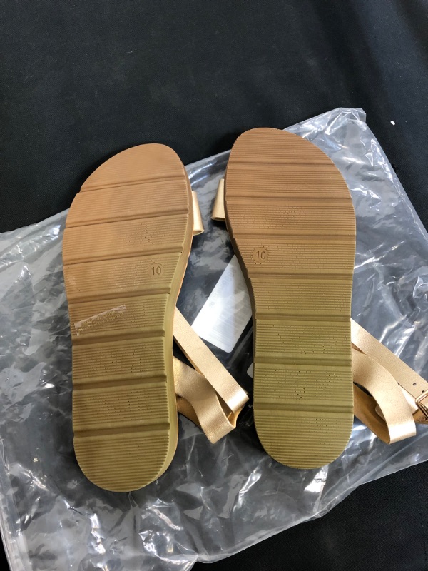 Photo 2 of DREAM PAIRS WOMEN'S TAN AND GOLD SANDALS.SIZE 10 