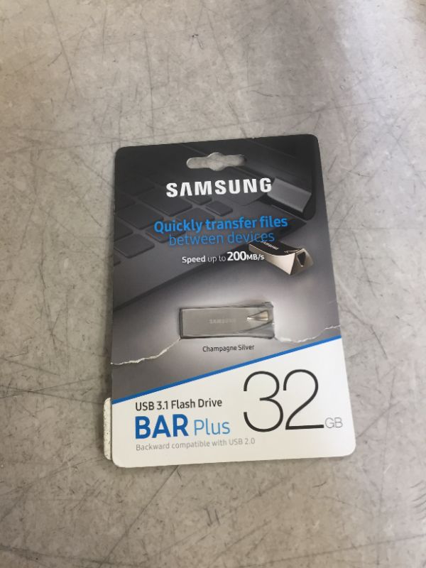 Photo 3 of Samsung 32GB USB 3.1 Gen 1 BAR Plus Flash Drive (Silver)