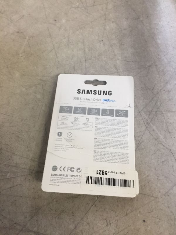 Photo 2 of Samsung 32GB USB 3.1 Gen 1 BAR Plus Flash Drive (Silver)