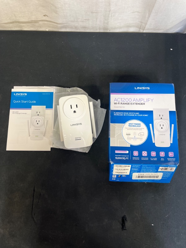 Photo 1 of Linksys RE6700: AC1200 Amplify Cross-Band Wi-Fi Extender, Wireless Range Booster, Gigabit Ethernet Port, Spot-Finder Technology (White)
