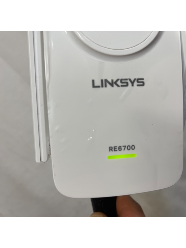 Photo 1 of Linksys RE6700: AC1200 Amplify Cross-Band Wi-Fi Extender, Wireless Range Booster, Gigabit Ethernet Port, Spot-Finder Technology (White)

