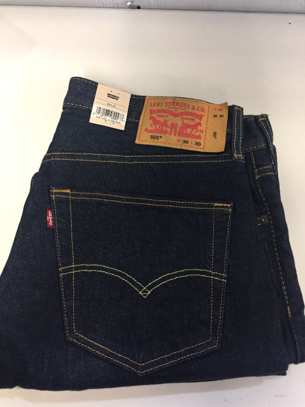 Photo 2 of Levi's Men's 501 Original Fit Jeans
SIZE 36x30 Stretch