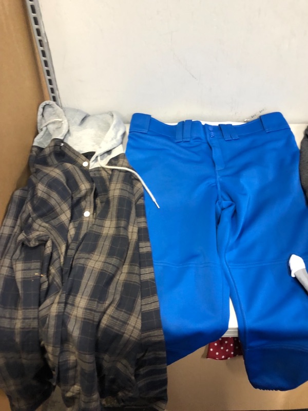Photo 2 of BAG LOT OF MENS CLOTHING- SIZE M-XL   ---SOLD AS IS ---
