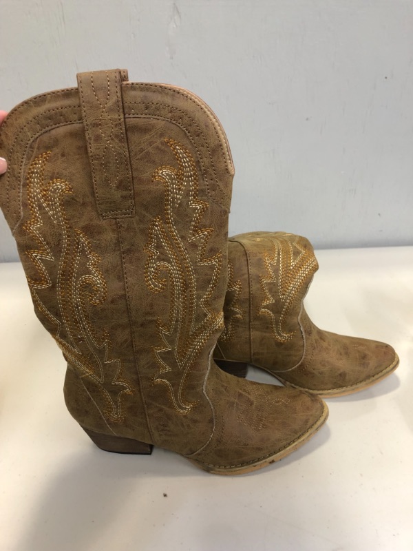 Photo 2 of Cowboy Boots for Women Western Cowgirl Boots with Chunky Heel Ladies SIZE 9 