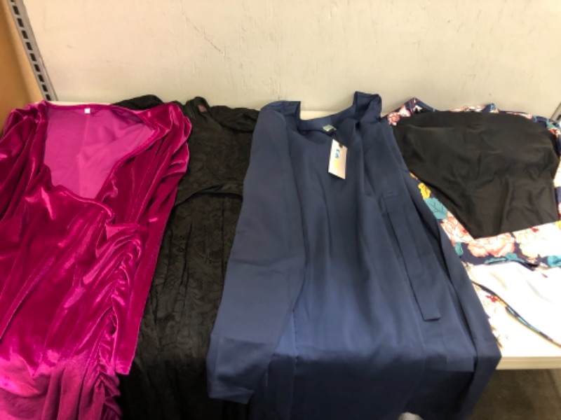 Photo 1 of BAG LOT OF PLUS SIZE WOMENS ITEMS- SIZE XL, 2XL, AND 3XL---SOLD AS IS ----