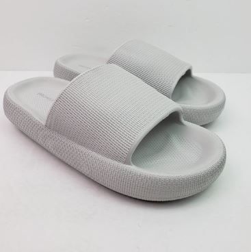 Photo 1 of Bronax Mens Size 7.5 Womens Size 8-9 White Slip On Comfort Pillow Slide Sandals