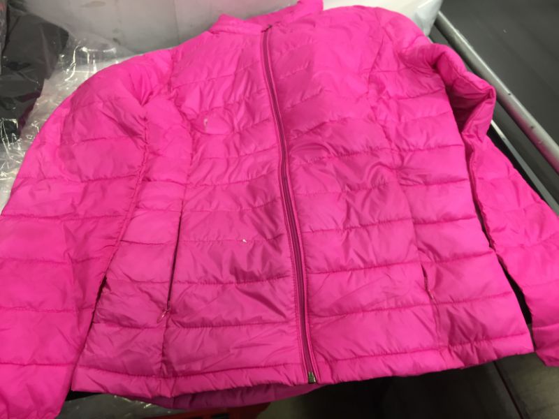 Photo 2 of Amazon Essentials Women's Lightweight Long-Sleeve Water-Resistant Puffer Jacket SIZE SMALL