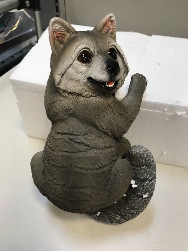 Photo 4 of  Tree Hugger Sculpture Garden Statues - Raccoon Up a Tree Garden Peeker - Gifts and Outdoor Decor Statue Face for Trees, 9.4" x 5.3" (Gray Raccoon)