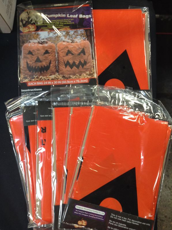 Photo 3 of 16 Pieces Halloween Pumpkin Lawn Bags Halloween Leaf Bag Halloween Lawn Plastic Bags Halloween Decorations Lawn Bags Pumpkin Lawn Bags for Halloween Party Supplies Decorations Snack Bags Candy Bags