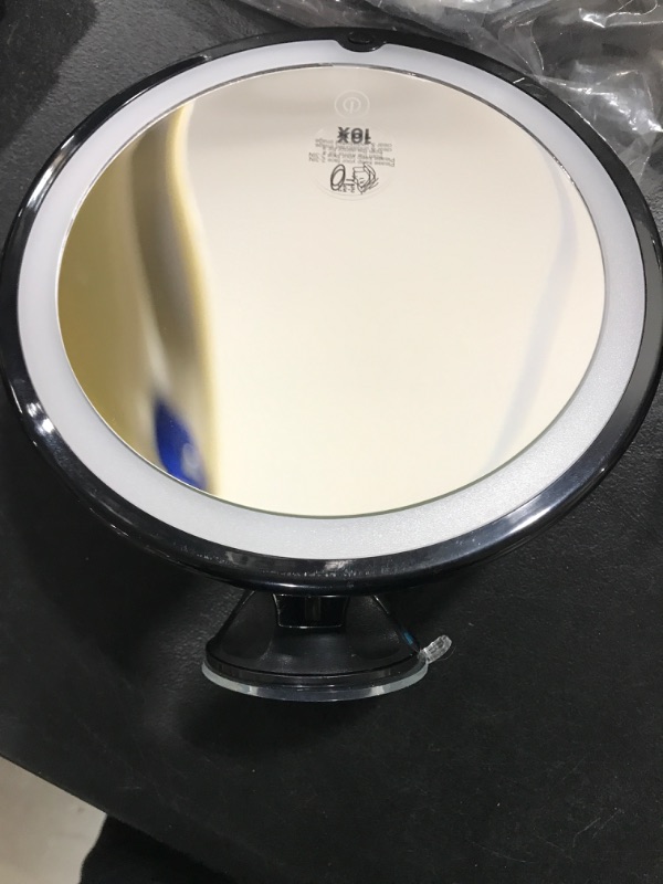 Photo 1 of Battery Operated Ring light mirror 6.5"