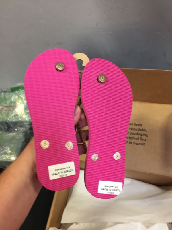 Photo 2 of Generic womens flip flops sz 6