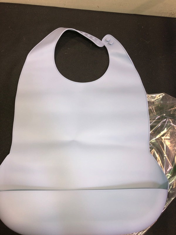 Photo 2 of Cute Super Thin Light Weight Unisex Silicone Baby Bibs Waterproof