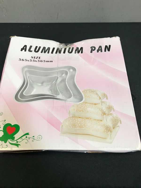 Photo 2 of Aluminum Pillow Sharpe Cake Pan Set