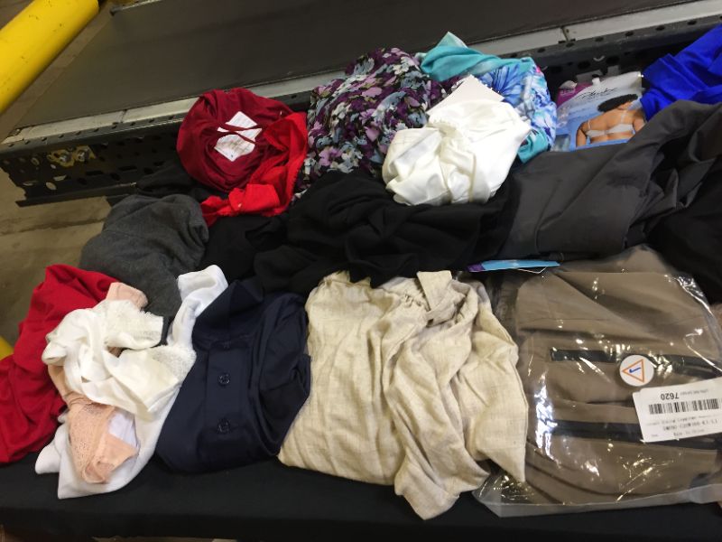 Photo 1 of FINAL SALE---- MISCELLANEOUS CLOTHES BUY AS IS (ITEMS ARE USED,)