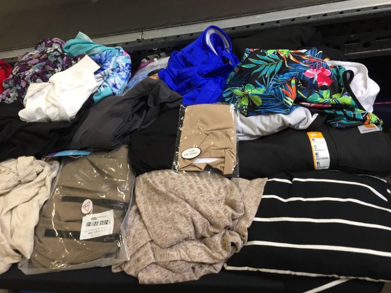Photo 1 of FINAL SALE---- MISCELLANEOUS CLOTHES BUY AS IS (ITEMS ARE USED,)