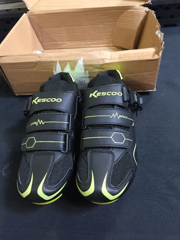 Photo 1 of CYCLING SHOES SIZE 37/5 (DAMAGES TO PACKAGING)