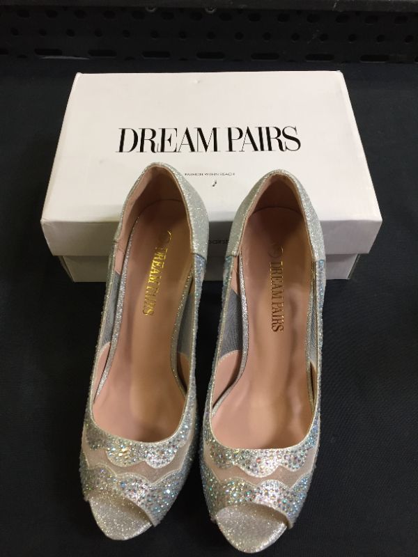 Photo 1 of DREAM PAIRS Women's Divine-01 High Heels Dress Pump Shoes
SIZE 7 (MISSING SOME DIAMONDS)