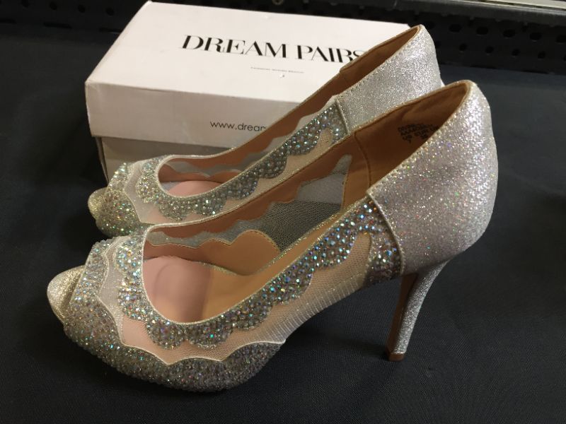 Photo 1 of DREAM PAIRS Women's Divine-01 High Heels Dress Pump Shoes
SIZE 7 (MISSING SOME DIAMONDS)