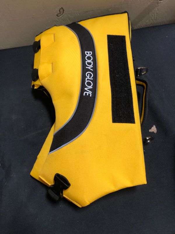 Photo 2 of Body Glove Dog Life Jacket - Dog Life Vest for Swimming - Dog Flotation Livevest
xl